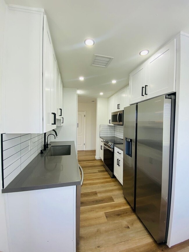 Photo - 212 S Arnaz Dr