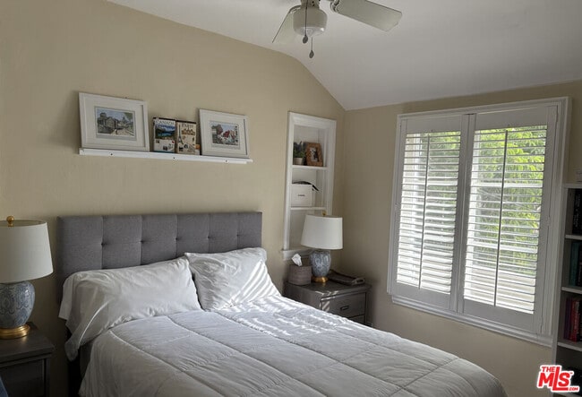 Photo - 725 Lorraine Blvd