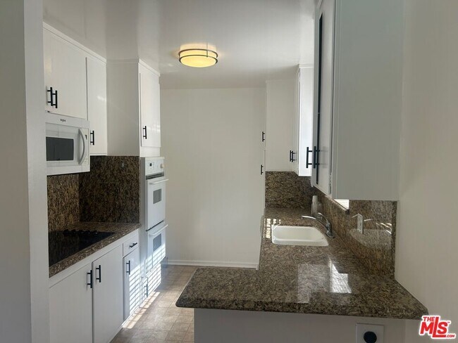 Photo - 1440 Reeves St Unit 108