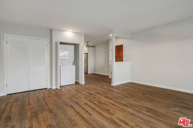 Photo - 1342 Harvard St Unit 201