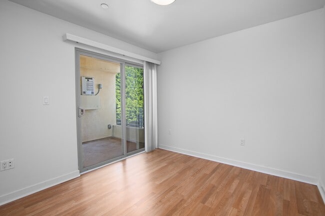 Photo - 13429 Vanowen St Unit 404