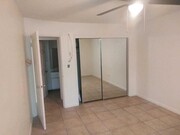 Bedroom Mirrored Clost - 279 Moss St Unit 11 Campestre