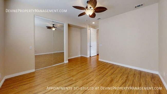 Photo - 916 Essex Rd