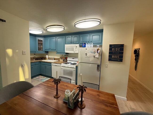 Photo - Fully Furnished Condo at the Beach