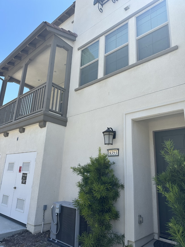 Photo - 8353 Spirit St