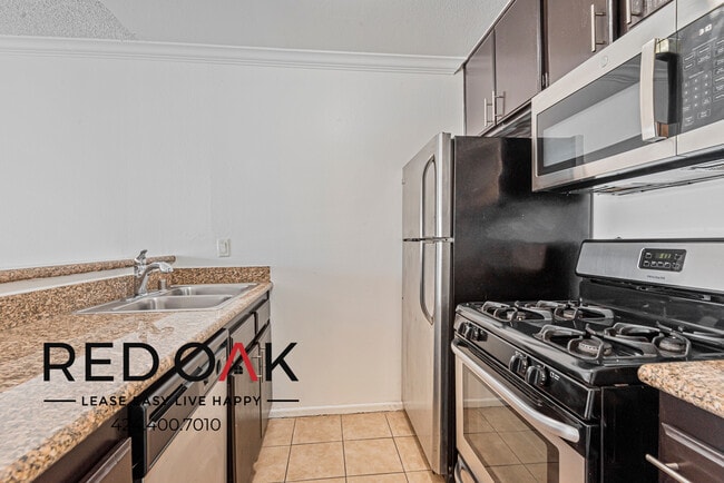 Photo - 1522 N Formosa Ave Unit 107