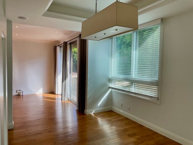 Photo - 1509 Greenfield Ave Unit 108
