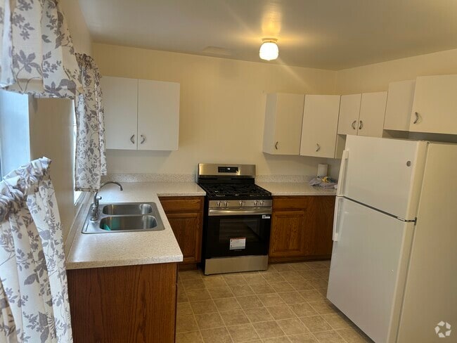 Building Photo - 14421 S Normandie Ave Unit B Rental