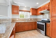 Kitchen - 2363 Fleetwood St House