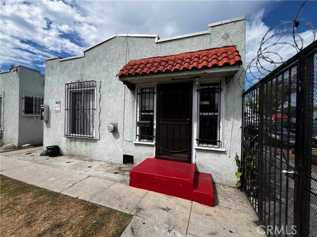 Photo - 6325 S Figueroa St