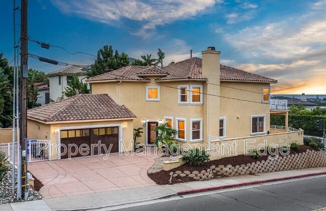 Photo - 1107 Las Flores Dr