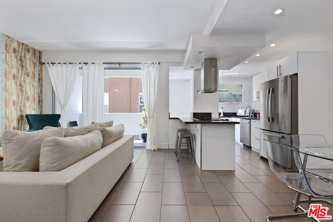 Photo - 7250 Franklin Ave Unit 414