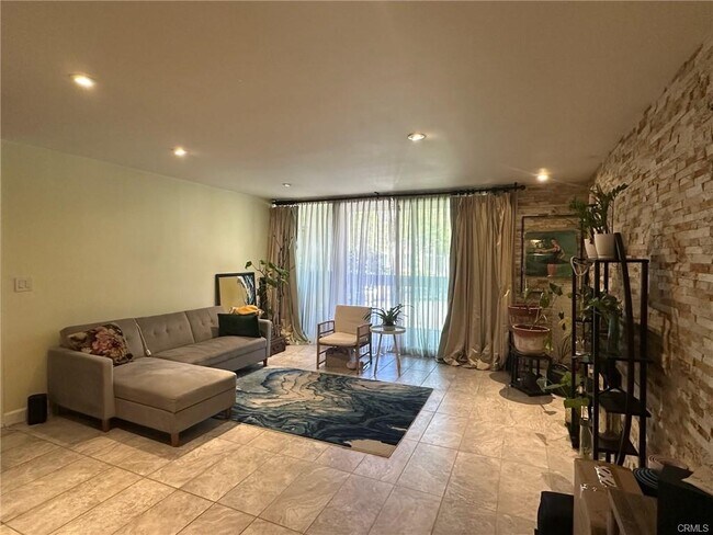 Photo - 5901 Canterbury Dr Condo Unit 11