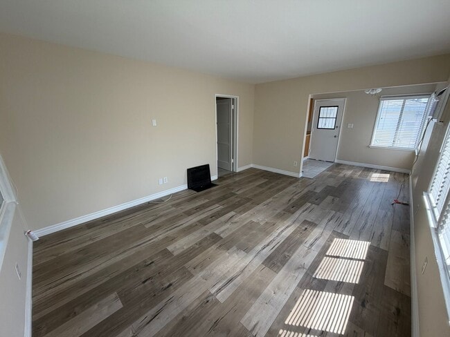 Photo - c6048 Unit 605050