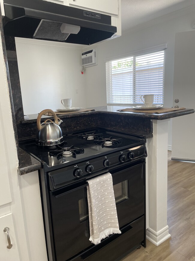 1BR/1BA - Pinecrest Apartments