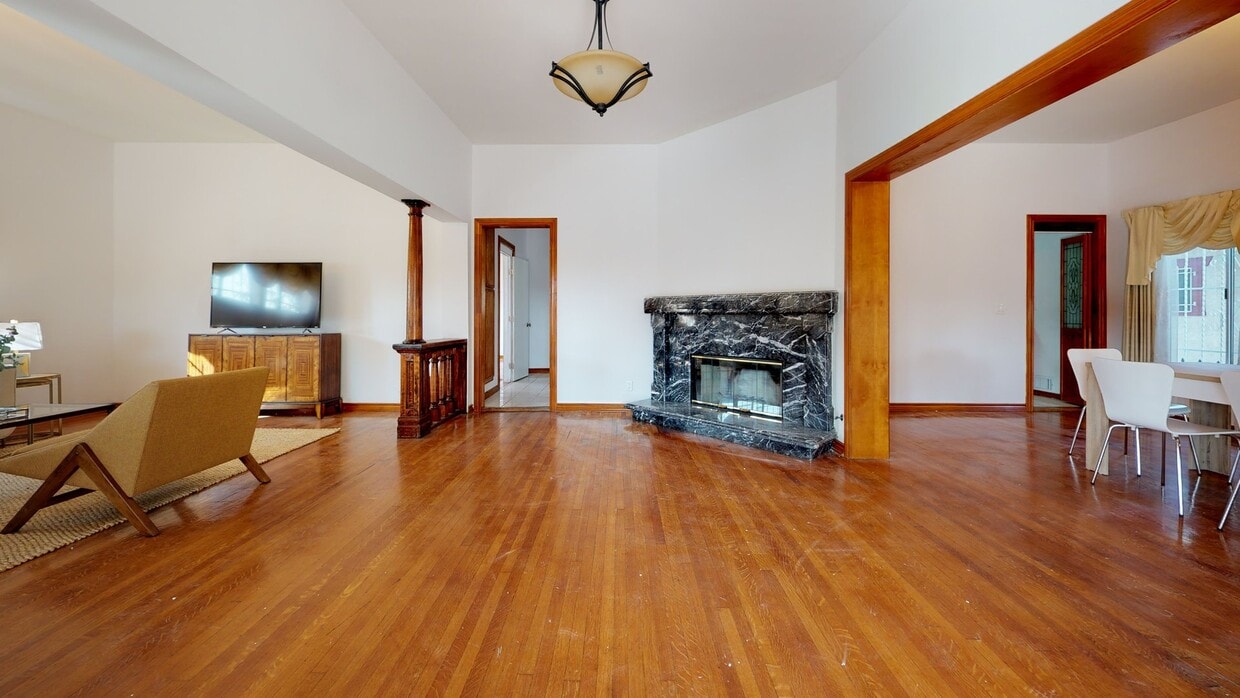 3D Tour - 4631 Kingswell Ave House