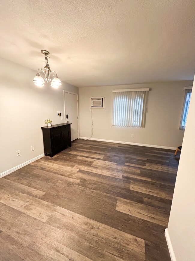 Photo - 5252 Orange Ave