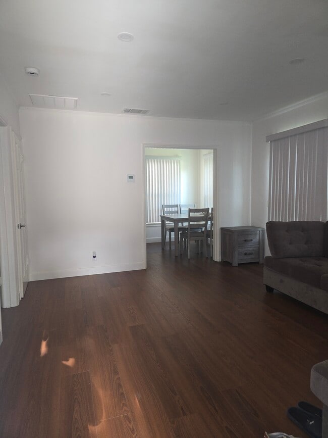 Photo - 1025 E Spazier Ave