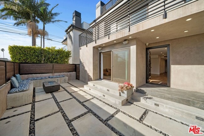 Building Photo - 411 Grand Blvd