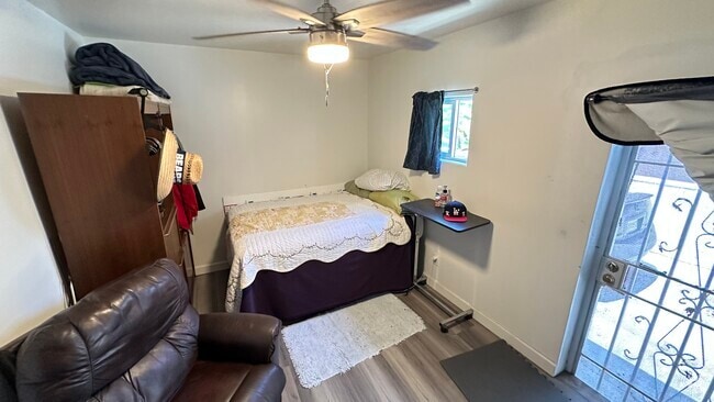Building Photo - 11420 Cedar Ave Unit Studio A Rental