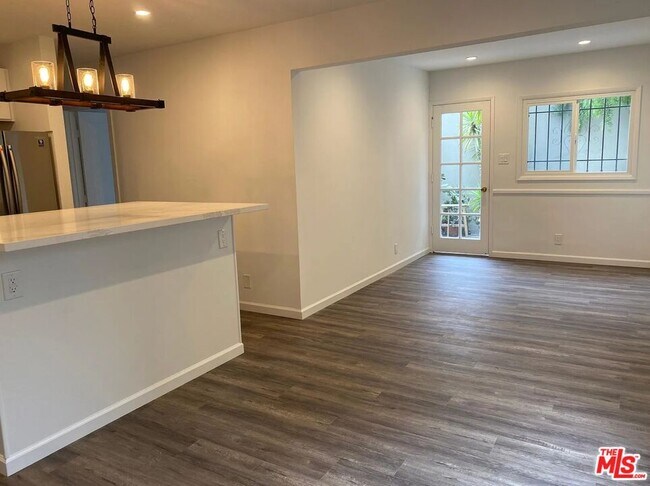 Photo - 8331 Blackburn Ave Unit 5