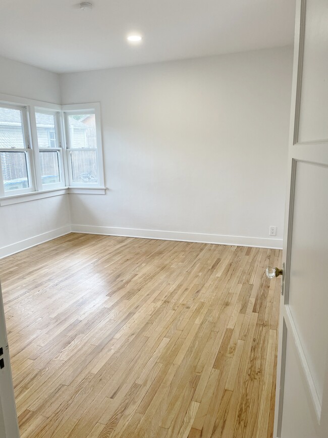 Photo - 155 S Grand Oaks Ave