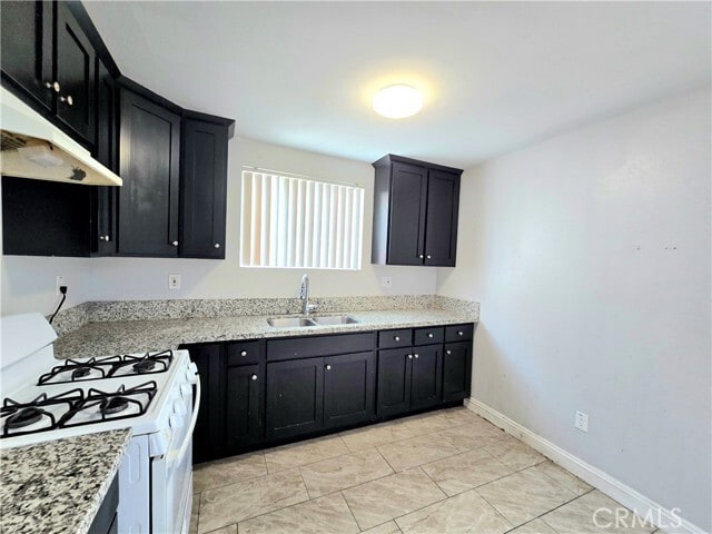 Photo - 715 W 58th St