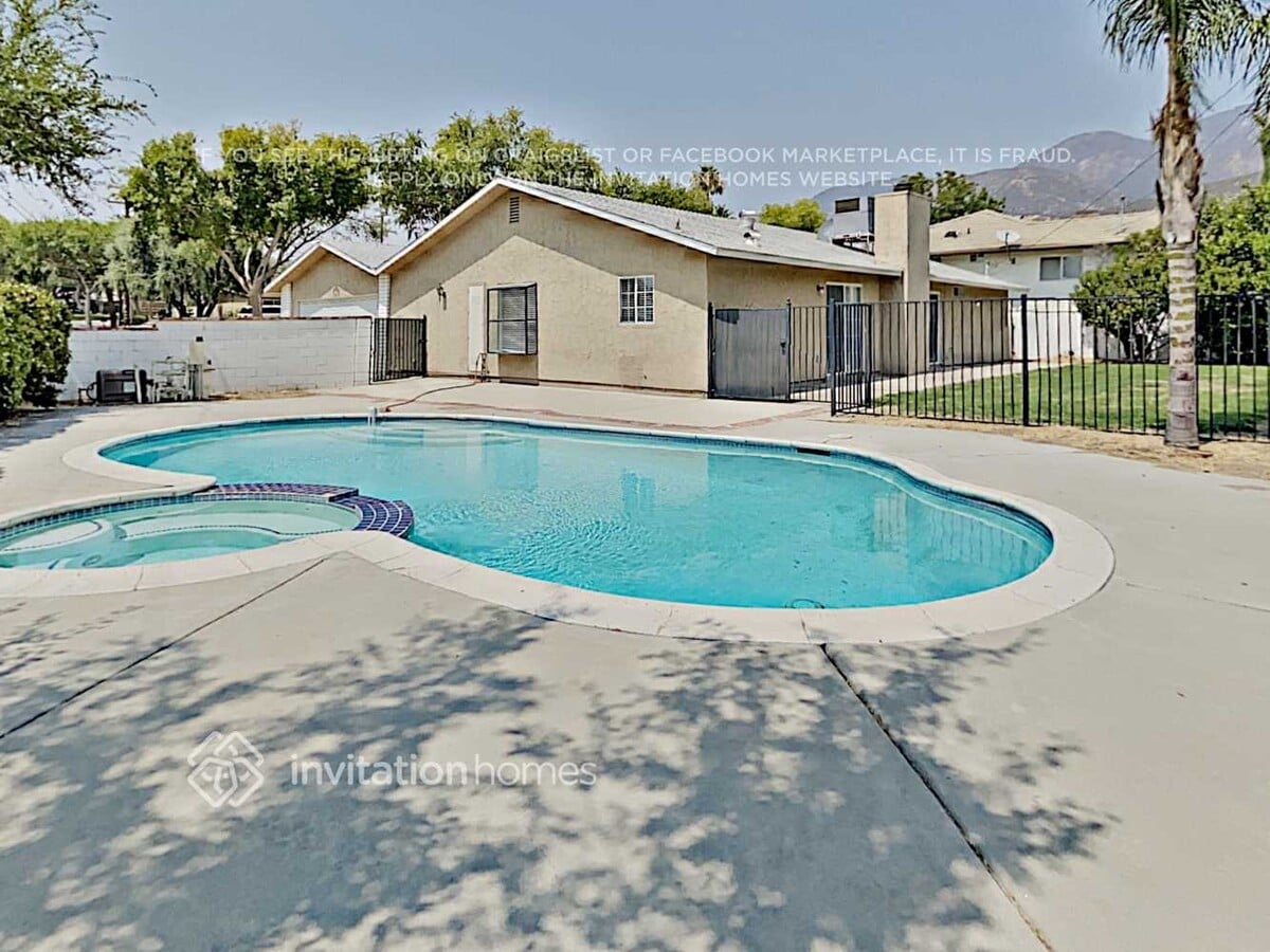 Photo - 5405 N Acacia Ave