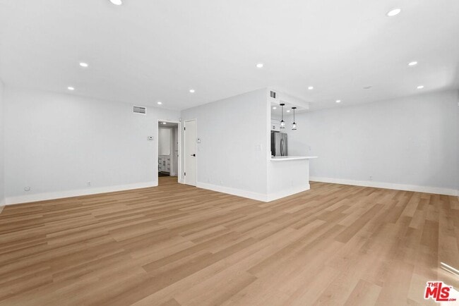 Photo - 1031 Laurel Ave Condo Unit 2