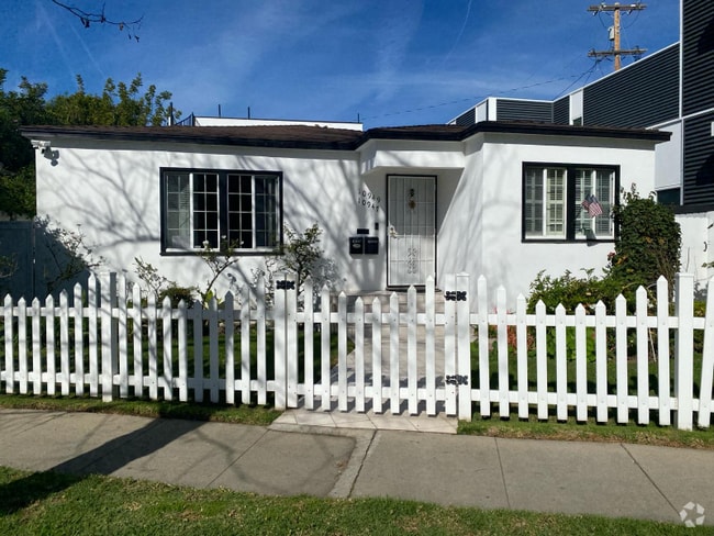 Building Photo - 10947 Exposition Blvd Rental