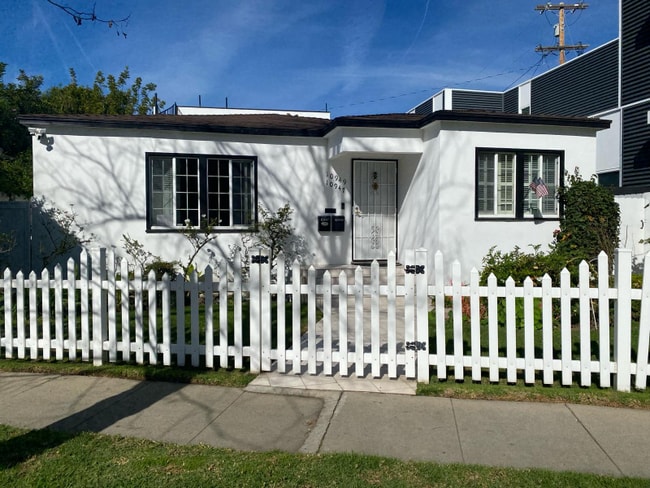 Photo - 10947 Exposition Blvd House