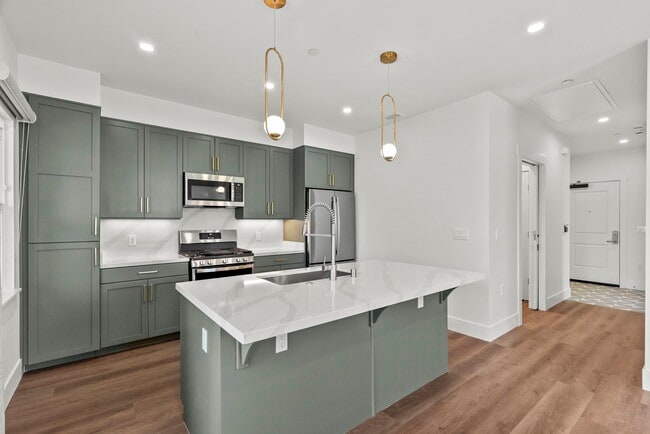 301- Kitchen 1 - 825 De la Vina St