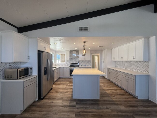 Photo - West Palmdale Pool Home!