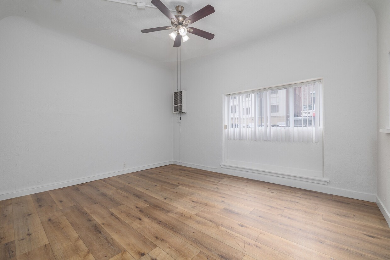 3D Tour - Normandie Apartments