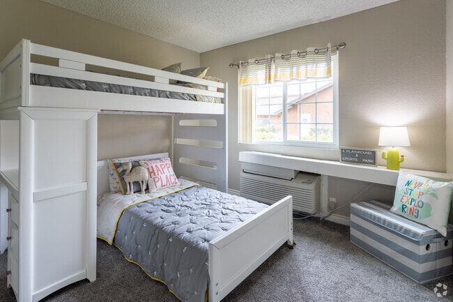 2BR, 1BA - 801SF - Bella Park Apartments