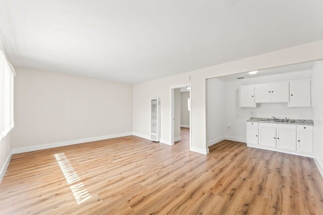 Photo - 1254 W 110th St Unit #7