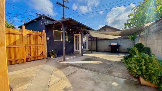 Photo - 2916-2912 Hollister Ave House