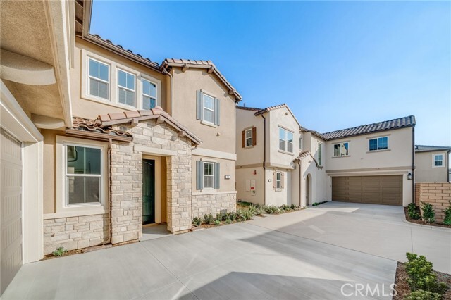 Photo - 716 Olivier Dr