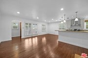 Photo - 1126 S Bundy Dr House