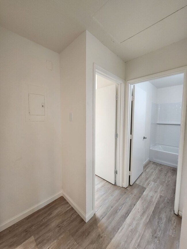 Photo - Alamo Apartments 6333 Unit E