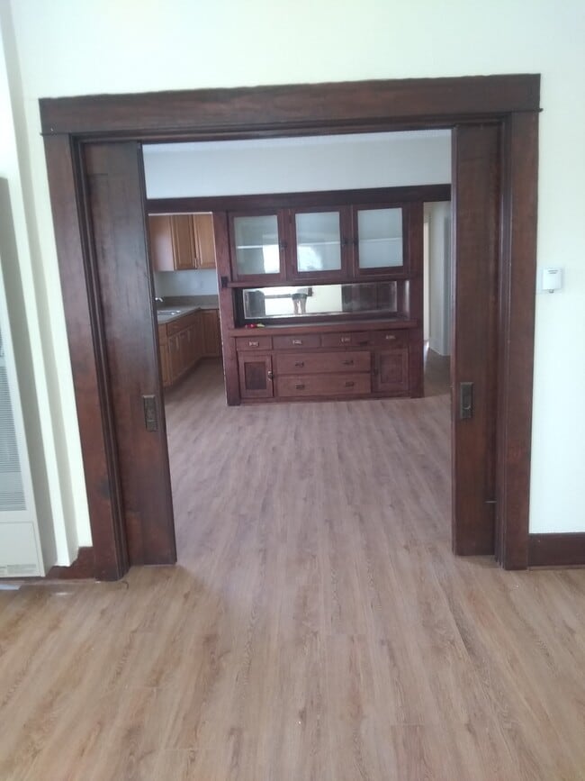 Building Photo - 926 Long Beach Blvd Unit 926