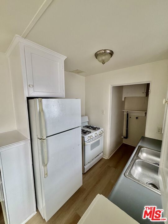 Photo - 407 W Manchester Blvd Unit 411