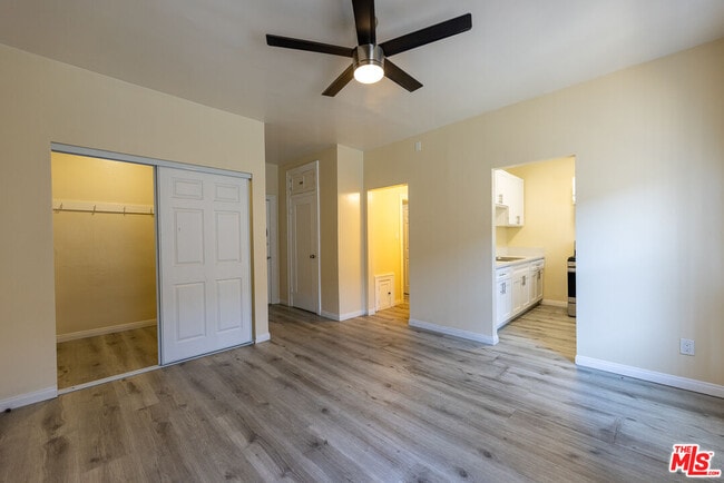 Photo - 946 S Burlington Ave Unit 208