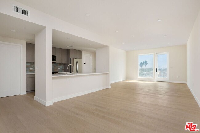 Photo - 5320 Cartwright Ave Unit PH508