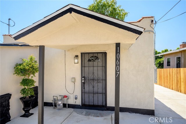 Photo - 10607 Whitegate Ave