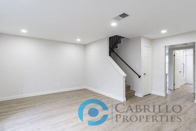 Photo - 4776 Bancroft St Unit #3