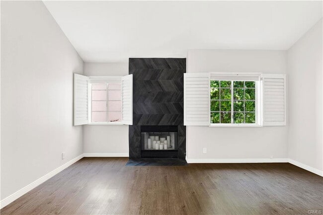 Building Photo - 5200 White Oak Ave