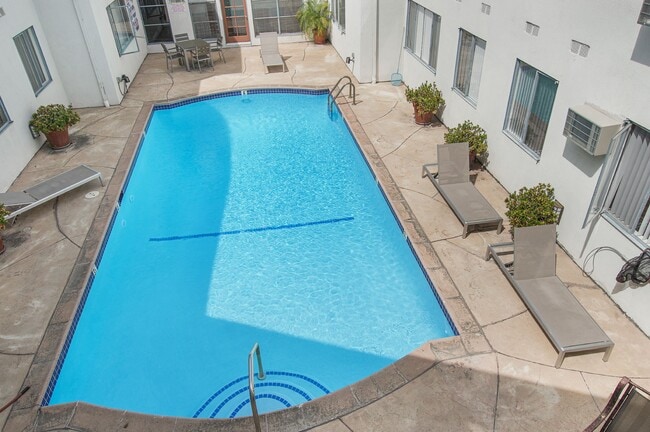 Lounge Chairs - Brentfair Towers