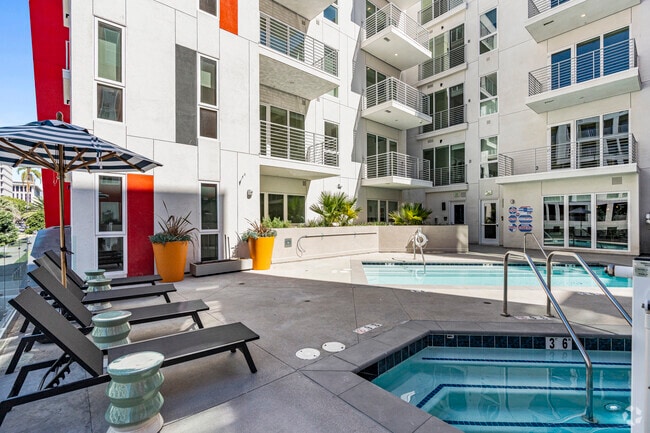 Building Photo - The Roya Rental