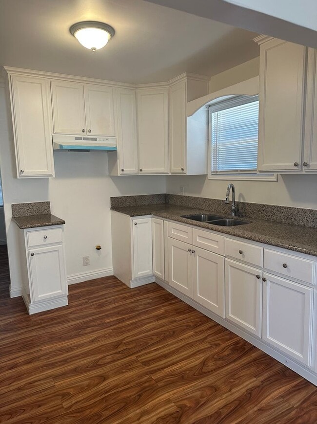 Photo - 11406-11408 BERENDO AVENUE Unit 11408